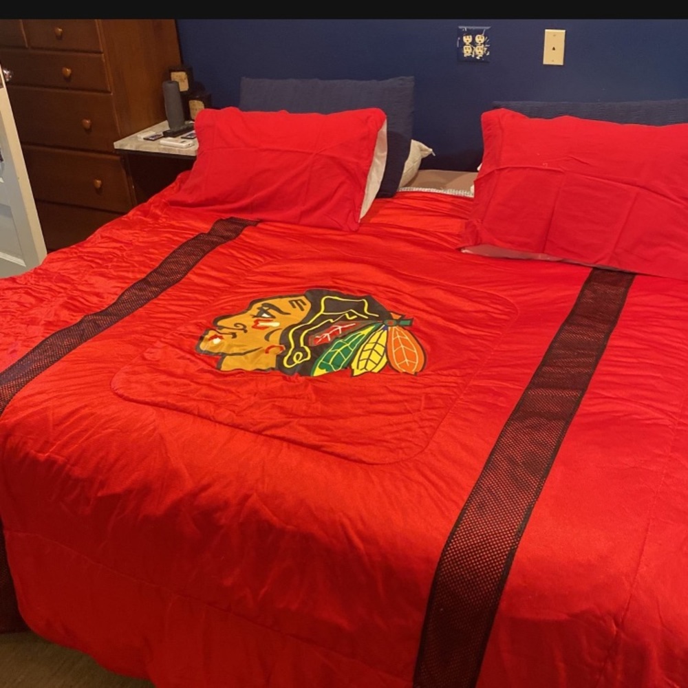 Chicago Blackhawks Queen comforter